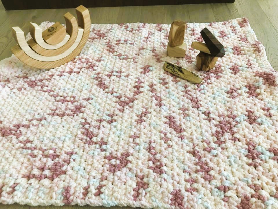 Baby Blanket in Raspberry Kisses