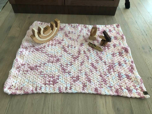 Baby Blanket in Raspberry Kisses