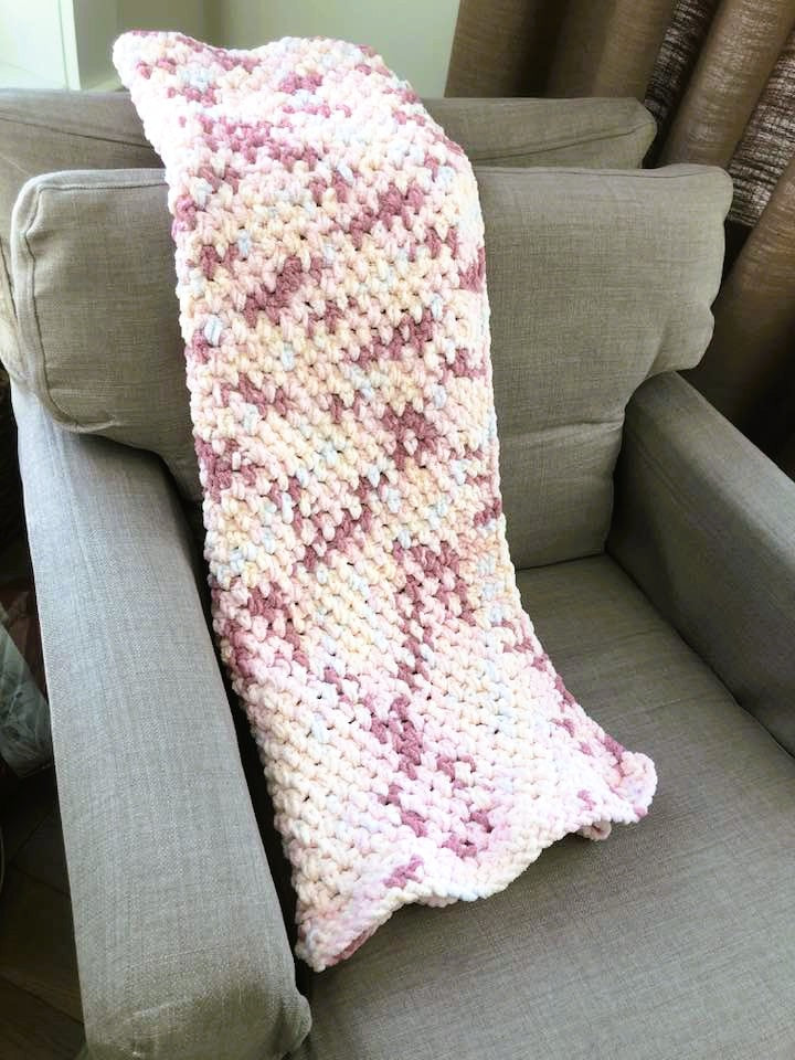 Baby Blanket in Raspberry Kisses